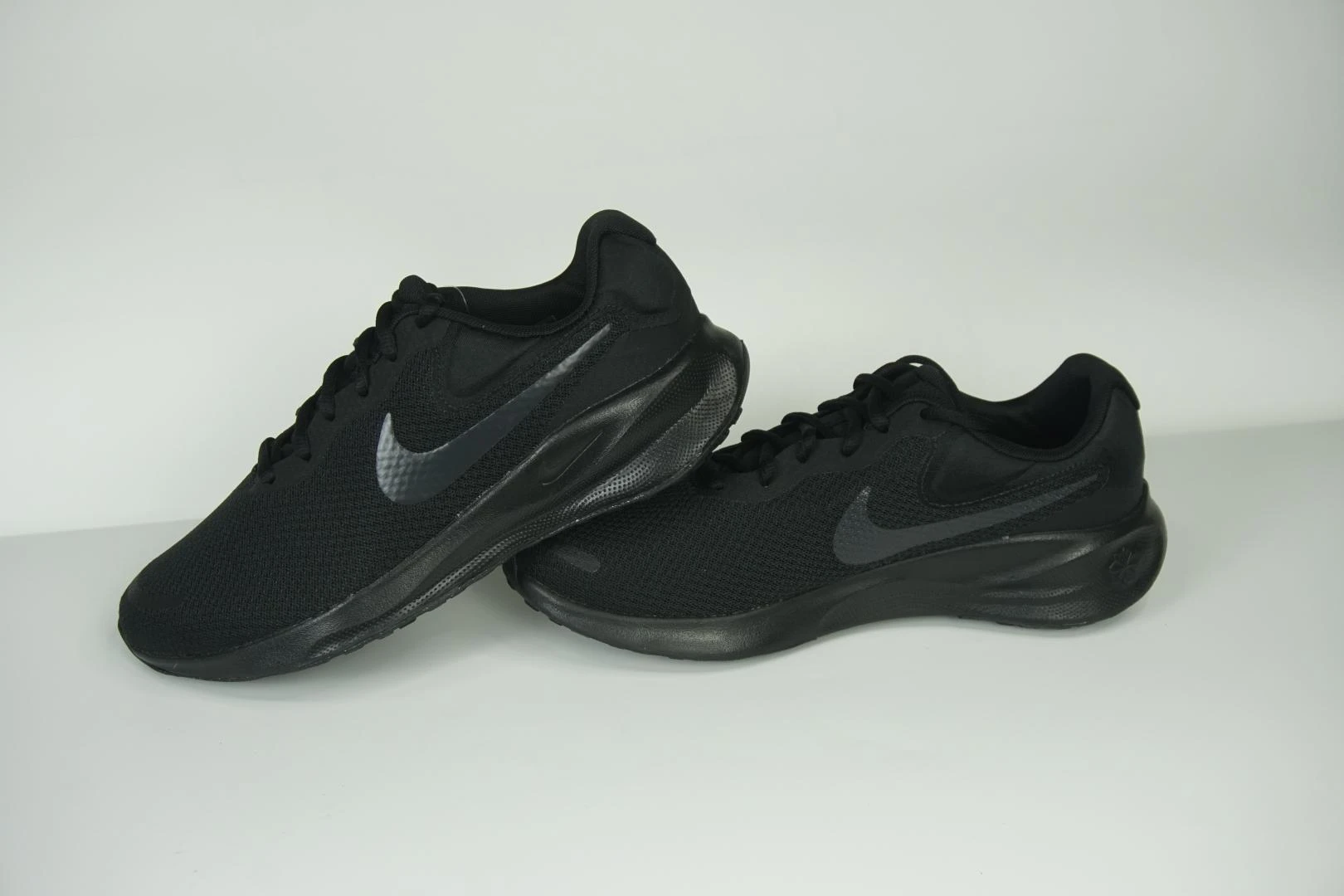 Nike Revolution 7 Wide Giày chạy bộ Nam FB8501-001