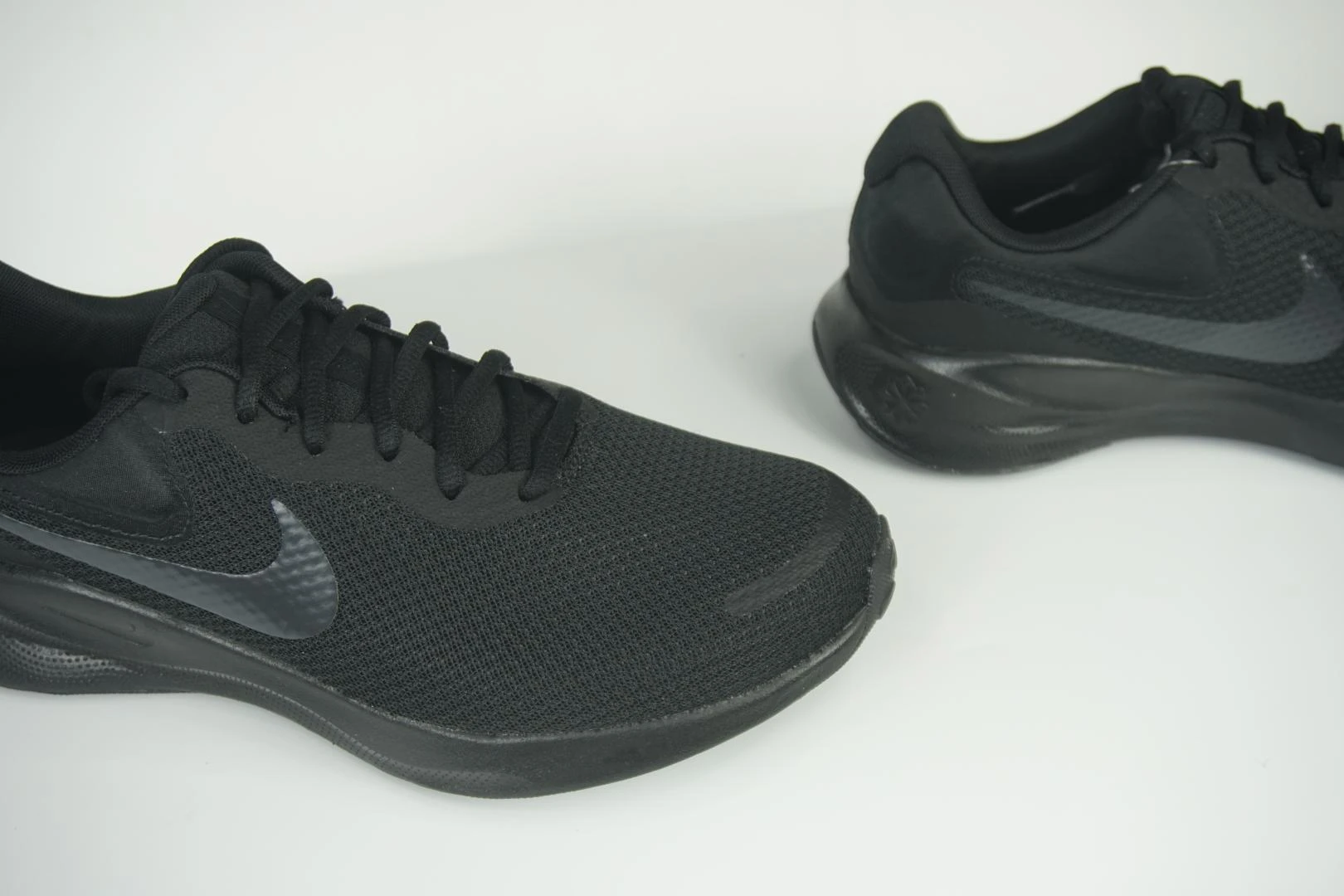 Nike Revolution 7 Wide Giày chạy bộ Nam FB8501-001