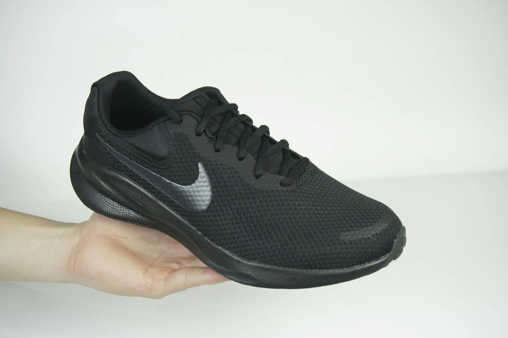 Nike Revolution 7 Wide Giày chạy bộ Nam FB8501-001